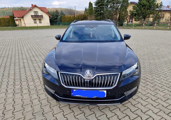 Skoda Superb cena 69900 przebieg: 188000, rok produkcji 2016 z Gorlice małe 172